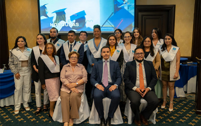 UNIB reconoce a estudiantes becados con entrega de diplomas en Nicaragua